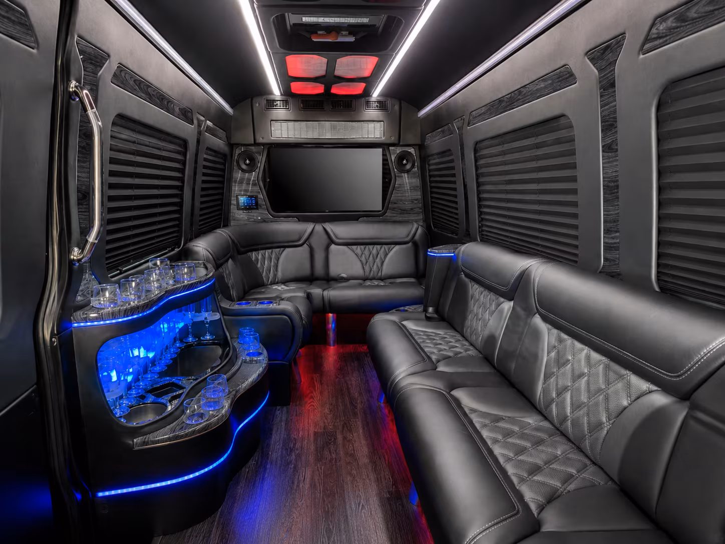 busrentallauderhill com lets you set up airport crew and staff shuttles to fll
